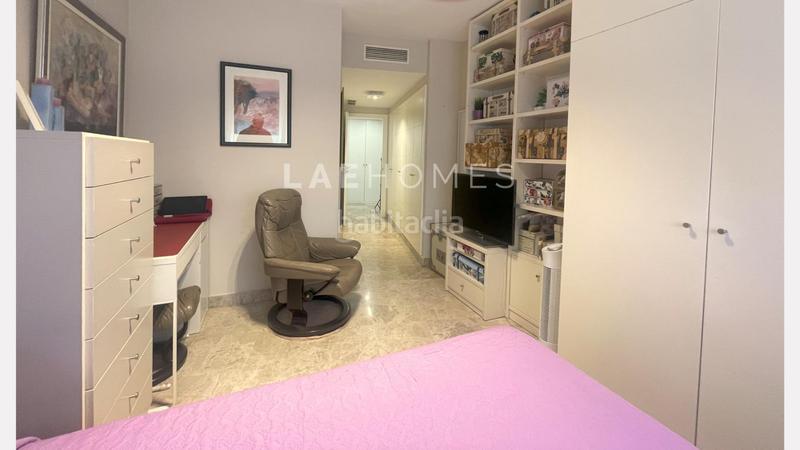 Foto e2b354c8-cbeb-4d6f-94ab-80af8eea1eb8. Flat with heating pool in Parque Ayala - Jardín de la Abadía - Huelín Málaga