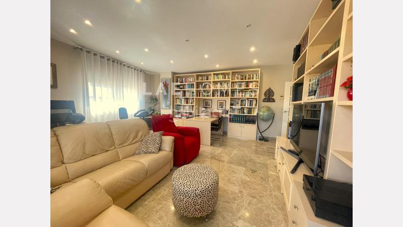 Foto e7ee74a0-f5dc-40d2-a41c-ebcddb1e3bb9. Flat with heating pool in Parque Ayala - Jardín de la Abadía - Huelín Málaga