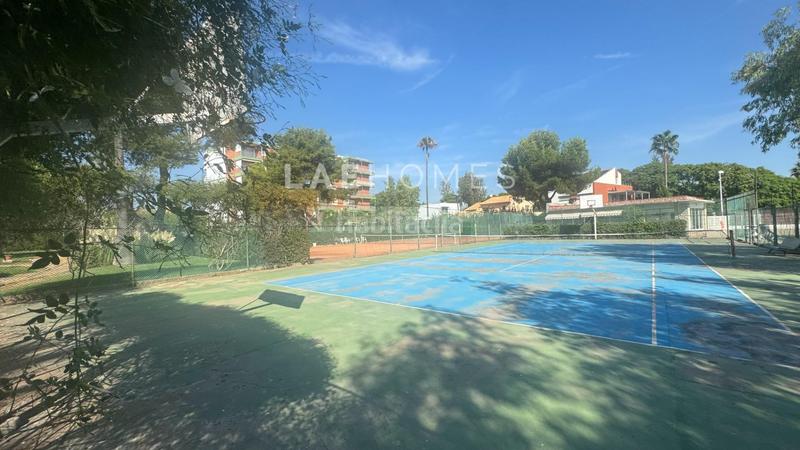 Foto e8eb2c62-ae28-4018-9bcd-637c3c5275e8. Lloguer pis amb calefacció aparcament piscina a Corinto-Almardà Sagunt