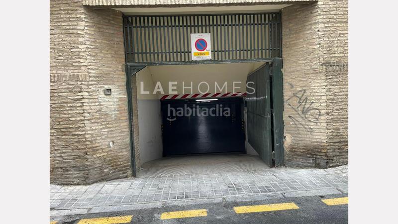 Foto 1dbab1f5-e44a-440f-a2f1-68120750f0e6. Autoparkplatz in Santa Catalina Sevilla