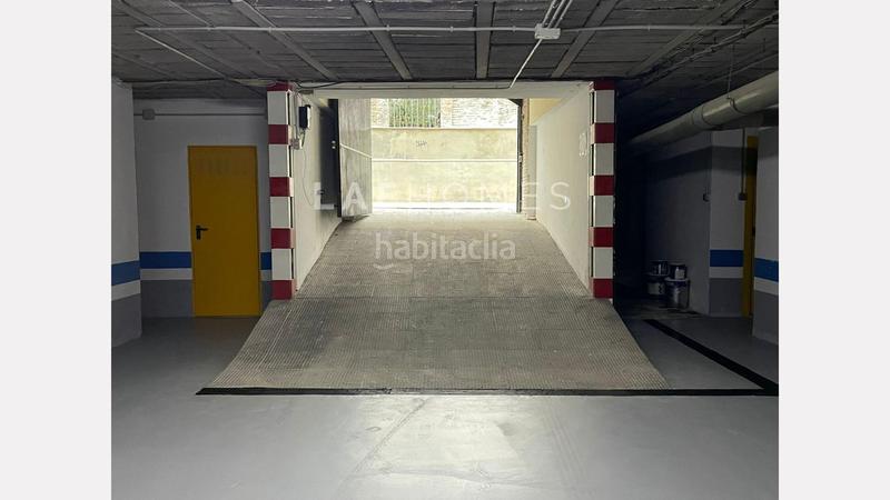 Foto ab499a4b-9f33-499f-a8a3-65201c6bd957. Autoparkplatz in Santa Catalina Sevilla