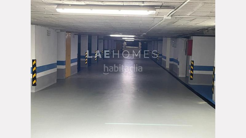 Foto b1e4972b-5128-46f2-8d07-b6e6d9014beb. Autoparkplatz in Santa Catalina Sevilla