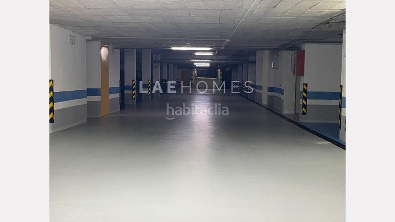 Foto bf3db847-6f95-4b31-8e8f-7c3036ab8849. Autoparkplatz in Santa Catalina Sevilla