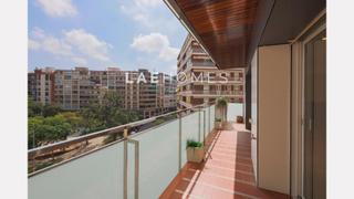 Location Appartement  Avenida sarria. Magnífico piso de 190m2 de 4 habitaciones, terraza en les corts,