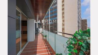 Miete Etagenwohnung  Avenida sarria. Magnífico piso de 190m2 de 4 habitaciones, terraza en les corts,
