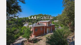 Location Chalet  Carrer beethoven (c.coll). Espléndida casa de 5 habitaciones en la naturaleza, corbera, bar