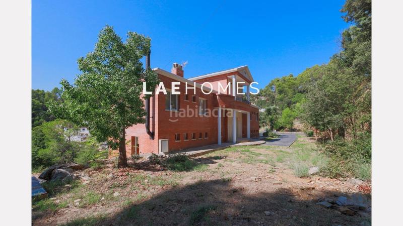Foto 2b90a9a3-9e02-41a5-bb51-a141a6780835. Miete chalet mit parking in Corbera de Llobregat