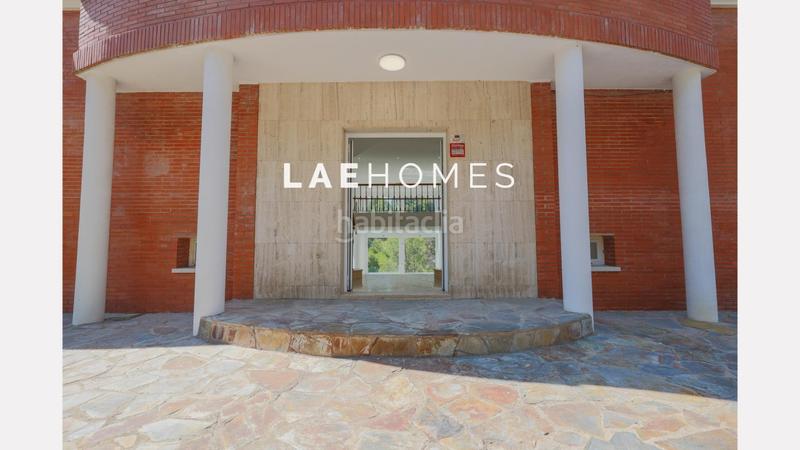 Foto 38d05bf6-579a-4355-897e-dadedab2f66a. Miete chalet mit parking in Corbera de Llobregat