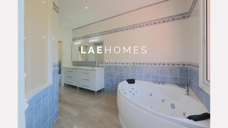 Foto ce1cb919-9a73-4f22-8e5d-ee0027229567. Miete chalet mit parking in Corbera de Llobregat