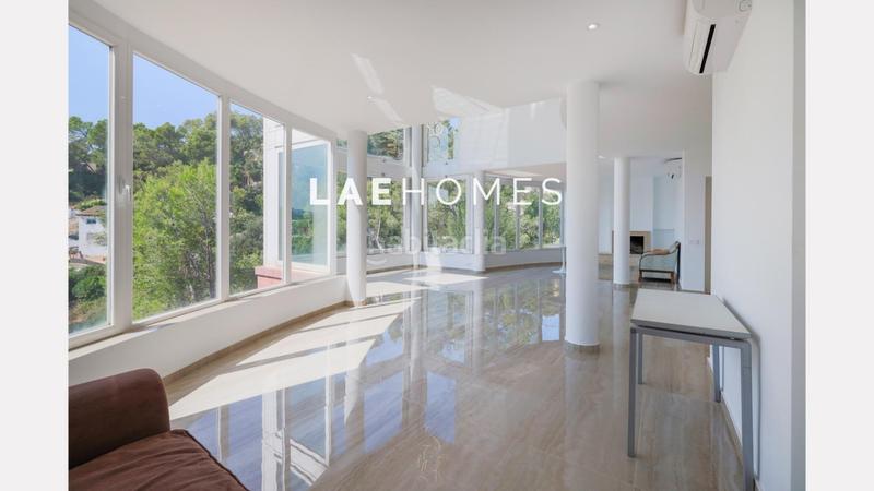 Foto e7f52c77-4f1b-49ce-989b-83b1bab67790. Miete chalet mit parking in Corbera de Llobregat