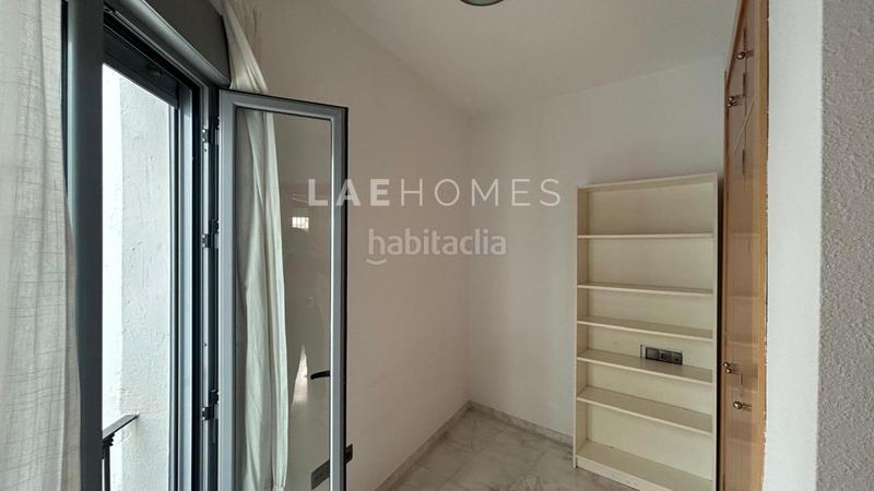 Foto df4ae212-cb23-41c1-a387-7dd6b5e20dd9. Alquiler piso alquiler piso zona centro plaza pilatos caballerizas en Sevilla