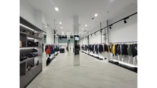 Location Local commercial  Calle de moratín. Local comercial en venta yo alquiler junto a plaza del ayuntamie