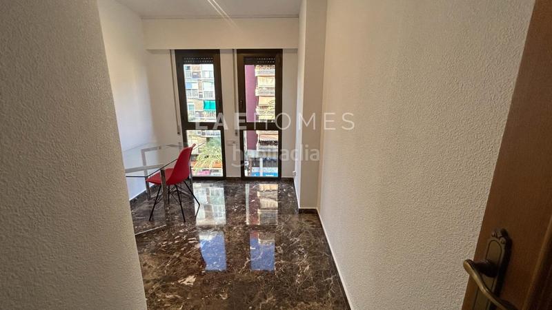 Foto 8c4a238d-101b-4225-821b-b749a844aaa2. Alquiler piso  en alquiler en av. alfonso el sabio en Alicante