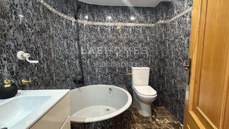 Foto fc429227-237a-4459-8b9d-b700bec4250a. Alquiler piso  en alquiler en av. alfonso el sabio en Alicante