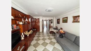 Lloguer Pis a Parque Geólogo José Royo Gómez. Vivienda amplia y luminosa en zona este