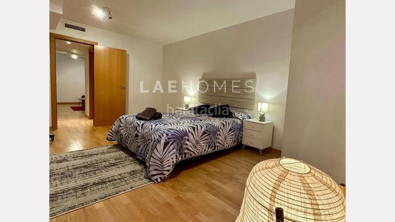 Foto b6a14b87-bfad-44b1-a125-6b2bea74e486. Tríplex amb calefacció aparcament a El Coll Barcelona