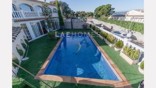 Chalet  Carrer de girona. Casa exclusiva en masos de pals  vistas panorámicas y máximo con