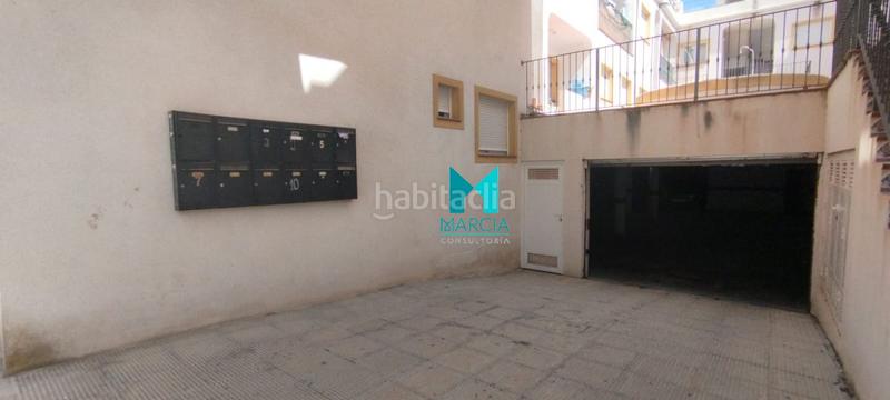 Foto c5537dcd-d063-4837-bdee-35aaf2434e1f. Aparcament cotxe a Catral
