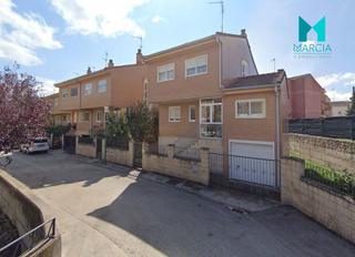 Xalet a Sils. Chalet en venta en villagonzalo pedernales, 4 dormitorios.