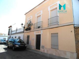 Pis a Sanlúcar la Mayor. Piso en venta en centro, 2 dormitorios.