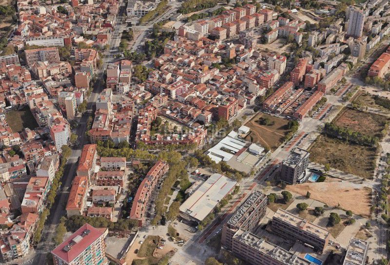Foto b233a97d-3e45-4fae-be4a-889aff723977. Edifici a Can Feu Sabadell