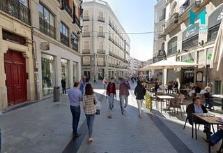 Local Comercial a Sol. Local com. en venta en centro  sol, 4 despachos.