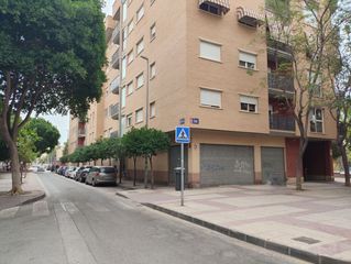 Geschäftsraum in Santiago el Mayor. Local com. en venta en sur  bº del carmen, 4 despachos.