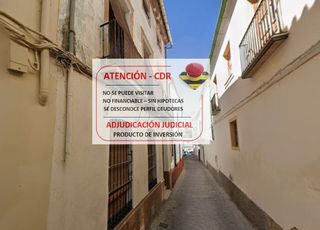 Haus in Puente Genil. Casa en venta en centro, 4 dormitorios.