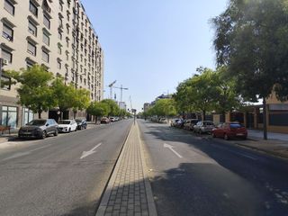 Local Comercial a Sur - PAU 4
