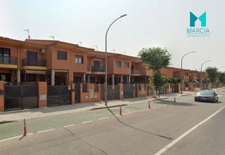 Xalet a Los Robles. Chalet en venta en seseña, 4 dormitorios.