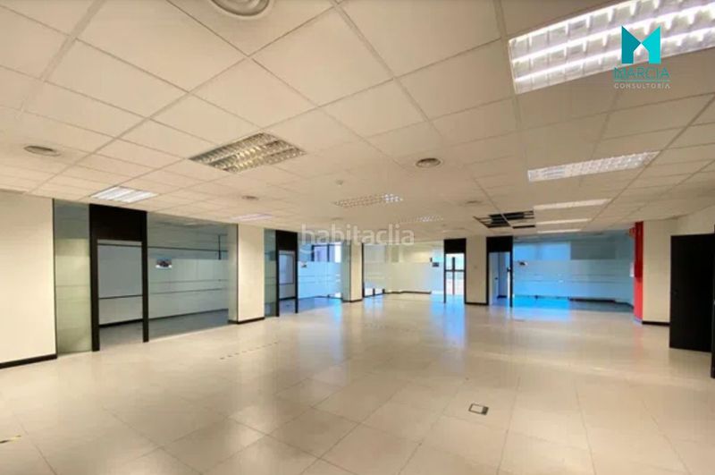 Foto 2069f3e4-e765-42e3-90c5-e54c96576d39. Miete büro in Las Tablas Madrid