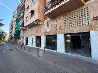 Location Local commercial  Córcega. No pierdas esta oportunidad! dos locales unidos en alquiler en z