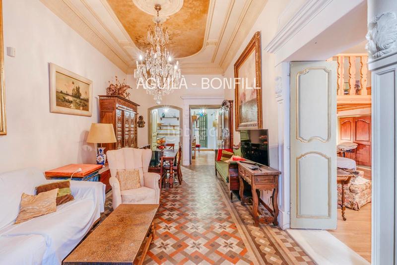 Foto 225f374b-b284-44c7-99e0-034cfbe97118. Etagenwohnung in Gòtic Barcelona