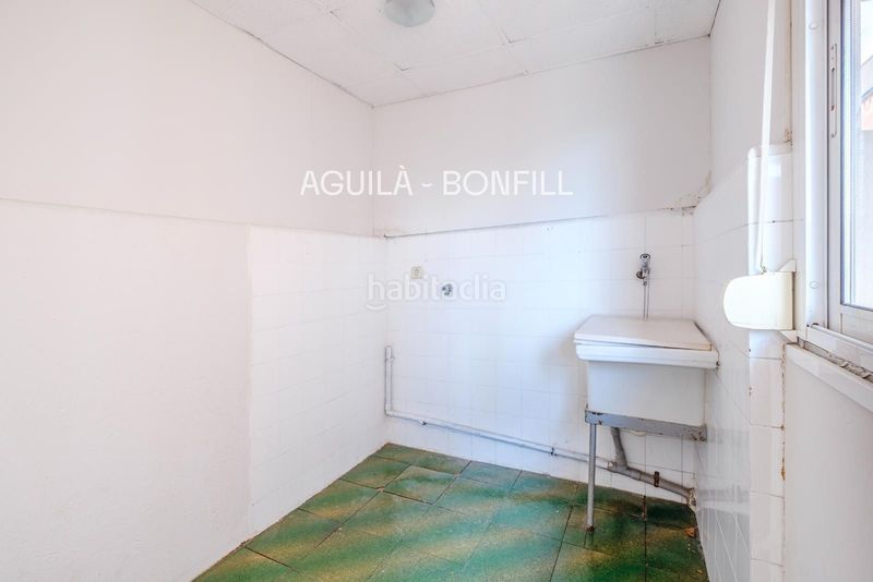 Foto b5d9f1c4-9057-4671-9953-285e53d02c75. Àtic amb calefacció a Sant Antoni Barcelona