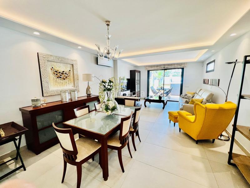 Foto 5f43f6cb-f5f1-4dde-b98d-d4a8c65990c8. Maison avec parking piscine dans Nueva Andalucía centro Marbella