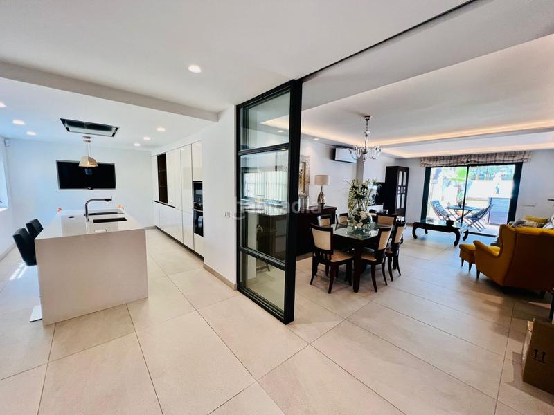 Foto a2b93e23-ba60-4750-92ab-d06c0e0a9cef. Maison avec parking piscine dans Nueva Andalucía centro Marbella