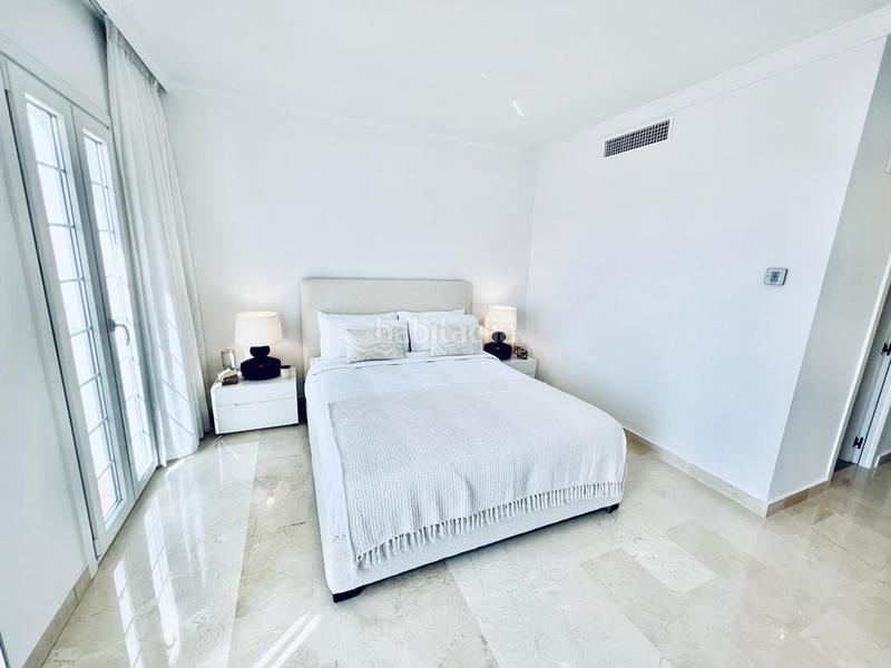 Foto 5d885fb5-e48a-490e-9dd1-8e53004526db. Apartamento lujoso apartamento recientemente renovado en aloha pueblo un haven de elegancia y confort en Marbella