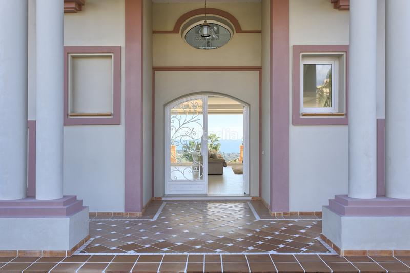 Foto 53d2ee04-6504-4eea-aaf9-de63d6d1911e. Casa amb aparcament piscina a Los Flamingos Benahavís