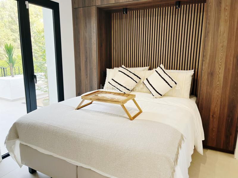 Foto 51a1d1dc-e8ec-47f3-af8c-f0cca4d2f139. Attique avec piscine dans Los Naranjos Marbella