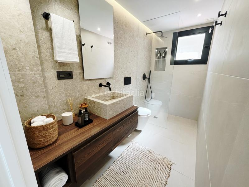 Foto 869785c7-b4bb-49a6-bfa3-f73b6f725fb3. Attique avec piscine dans Los Naranjos Marbella