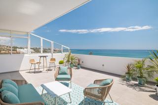 Apartament a Centro. Ático duplex en primera linea de playa en estepona