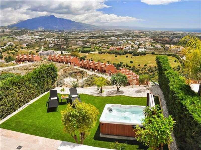 Foto da588446-06da-41db-ac88-b83f74eb0e90. Casa adosada adosado en venta en Casco Antiguo Marbella