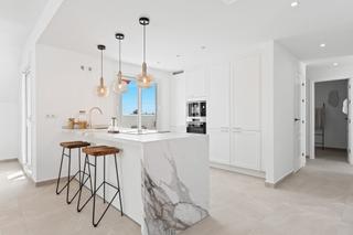 Piccolo appartamento in Casco Antiguo. Duplex penthouse en nueva andalucia, marbella