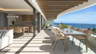 Apartament a Puerto Deportivo. Apartamento en primera línea de playa en marbella este