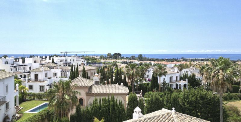 Foto 703c2c34-4ea7-4643-9071-15d4afcf5a11. Casa amb aparcament piscina a Casco Antiguo Marbella
