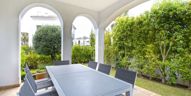 Foto 7259af6f-cace-47dd-bfce-dd4de978fb73. Casa amb aparcament piscina a Casco Antiguo Marbella