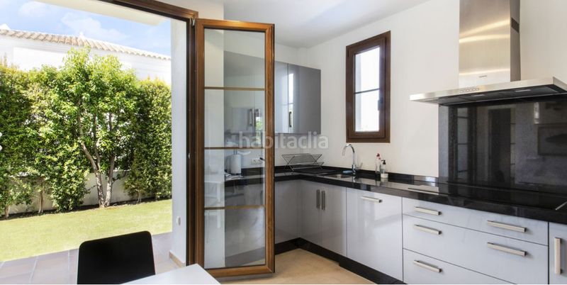 Foto c4b9e0dc-5928-44bd-bde9-4d664ac3eac0. Casa amb aparcament piscina a Casco Antiguo Marbella