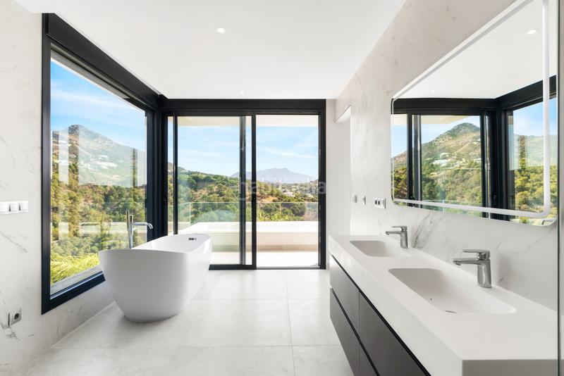 Foto 3647f5b5-3d1f-4748-b9f1-63b21fbec4a1. Casa con parcheggio piscina in Casco Antiguo Marbella