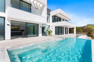Maison à Casco Antiguo. Nueva villa contemporaria en monte mayor