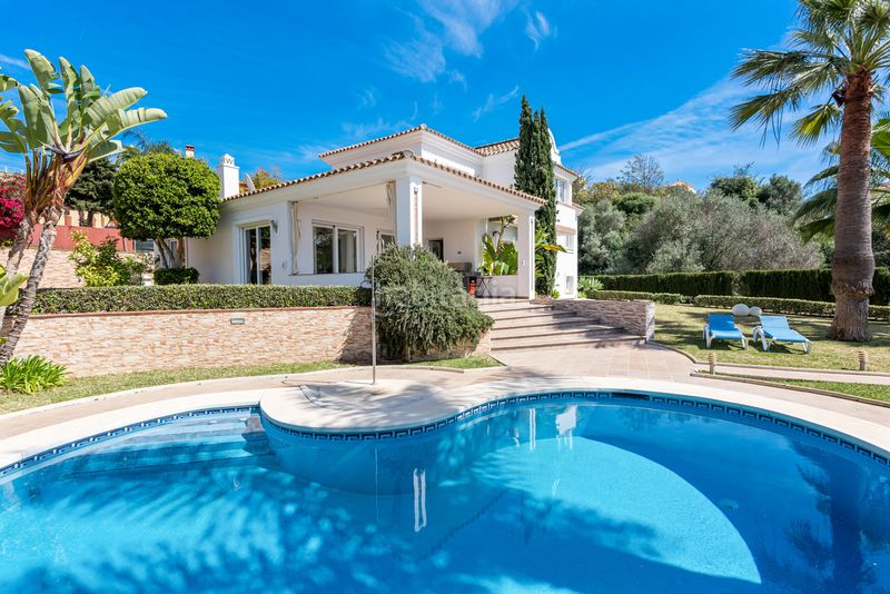 Foto 18488e8a-de1e-4fbc-bd90-cebc6f246d53. Casa amb aparcament piscina a Casco Antiguo Marbella